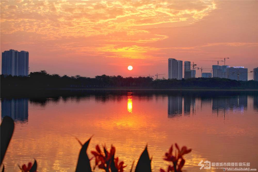 4cdcb20200722153851946743.jpg 梁兆权 1 日出.jpg