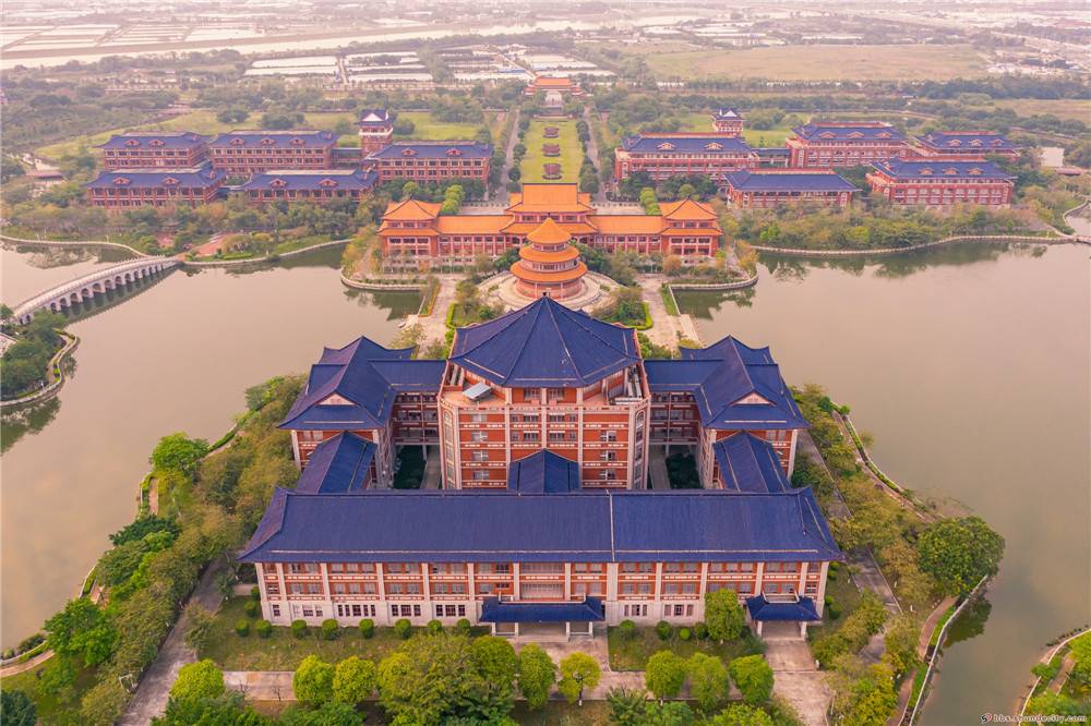 航拍南醫大（Liberty）.jpg