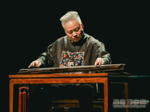 顺德之夜迎来红爆网络的国乐大师方锦龙,圈粉!