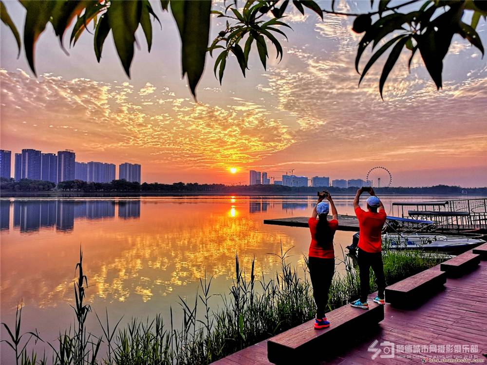 7041d20200722153915783138.jpg 梁兆权 2 日出.jpg