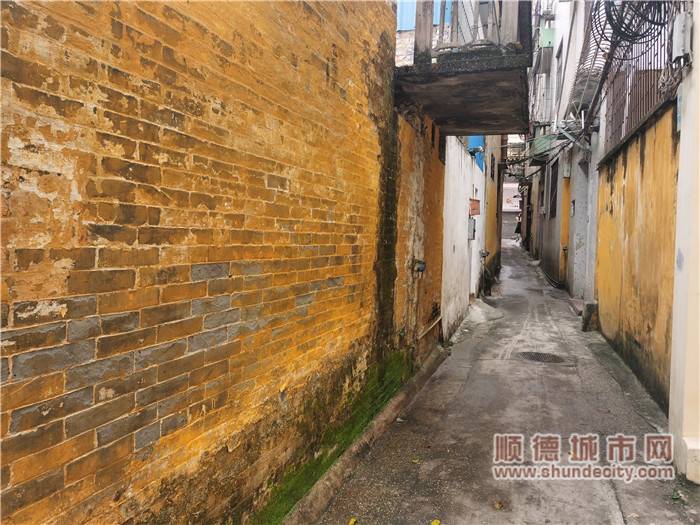 华盖路步行街的小巷子.jpg