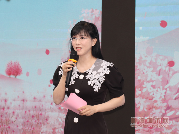 西山小学王霞老师主持本次论坛活动_副本.png