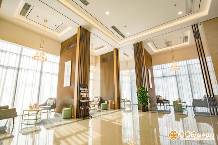 順德愛博恩婦產(chǎn)醫(yī)院擁有星級(jí)酒店般的環(huán)境。.jpg