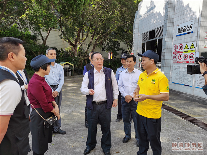 shundeplus/images/article/2020/11/30/d2eb120201130161724657634.jpg 2020.11.07大良:劉國興副區長帶隊到大良街道開展安全生產督查_(2).jpg