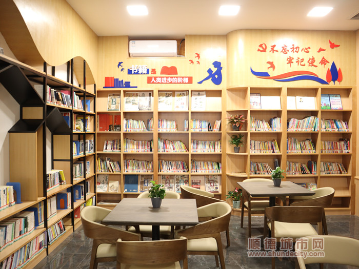 文化大楼新增的自动图书阅览室。.jpg