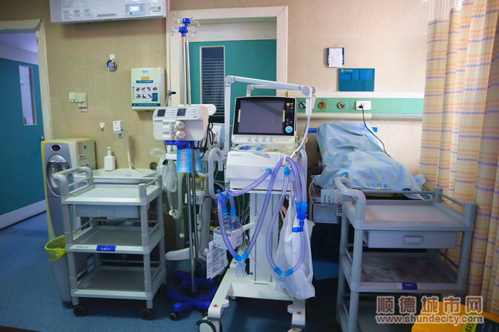 医院呼吸与危重症医学科拥有先进的诊疗设备诊疗设备.JPG