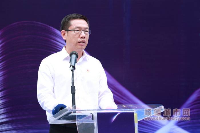 何春云讲话.观摩完誓旗大会后,练凌东直言"耳目一新,振奋人心".