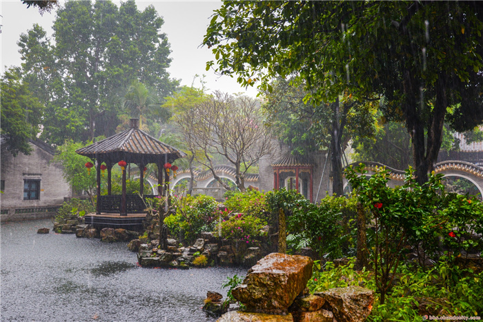 五個輪 雨中的清暉園.jpg