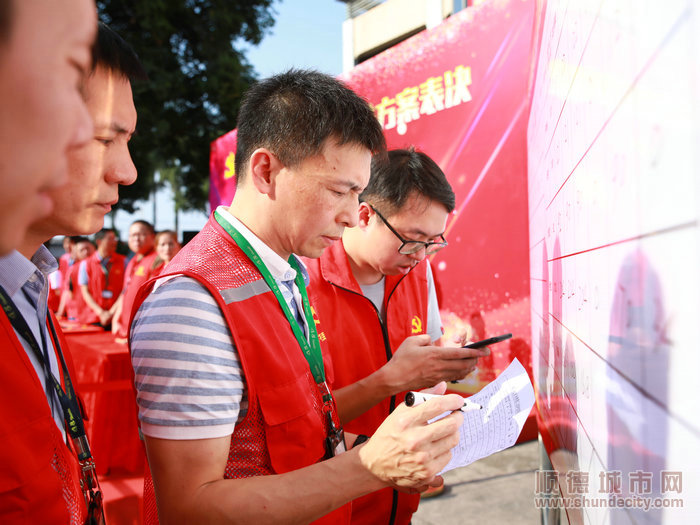 南区合胜围顺利表决的背后是想象不到的付出。_1.jpg
