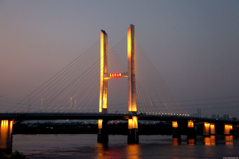 顺德的这座h型塔新大桥夜景也太美了吧