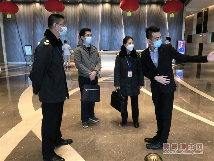 （聯合疾病預防控制中心對兩會接待酒店開展節前檢查）.jpg