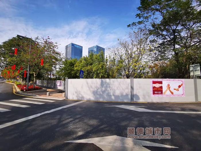 shundeplus/images/article/2022/01/21/c827e20220121145128813736.jpg 天宁路两侧路口围挡 (2)_副本.jpg