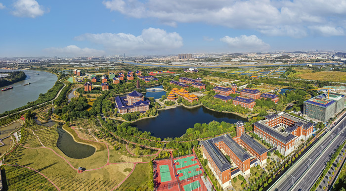 圖1：在容桂，越來越多的濱水空間成為市民和喜聞樂見的休閑好去處。（順德城市網(wǎng)攝影俱樂部岑炳超攝）.jpg