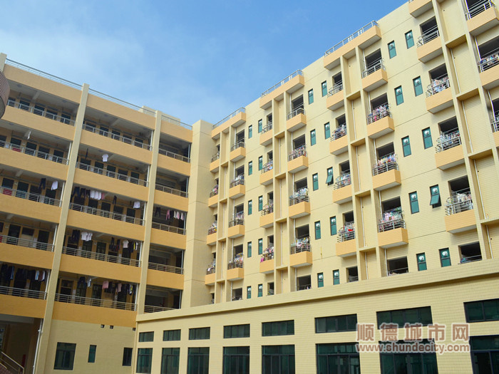 建安中學嶄新的宿舍樓。.jpg