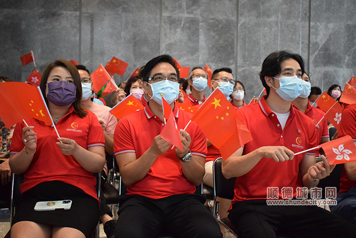 共同唱响《东方之珠》.JPG