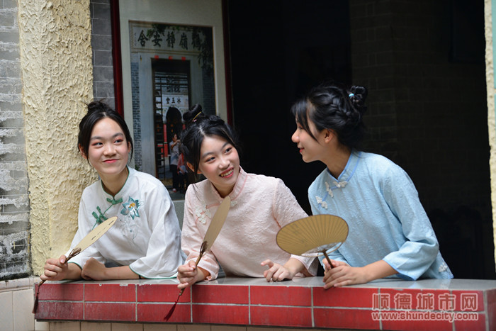 shundeplus/images/article/2022/10/10/2cb9720221010111136484624.jpg 2021年均安七夕外拍(摄影:甘培田) (4)_副本.jpg