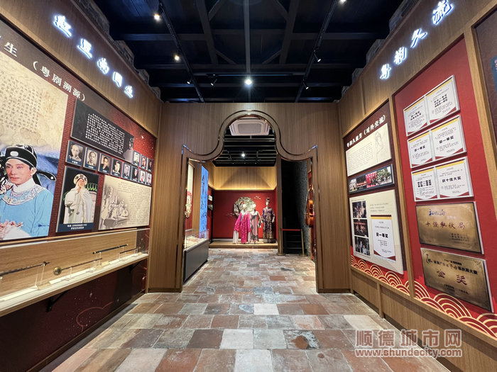 shundeplus/images/article/2022/10/18/0f4fb20221018210407621033.jpg 沙头曲艺展览馆揭幕启用。.jpg