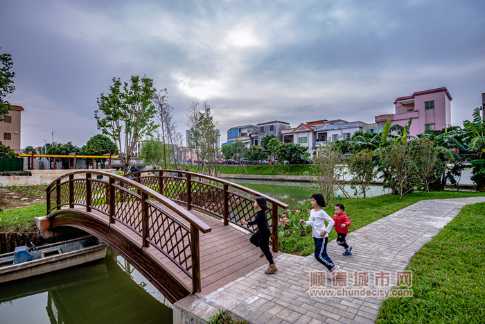 新增拱橋，串聯(lián)慢行系統(tǒng)，構(gòu)建多層次濱水空間 (3)_副本.jpg