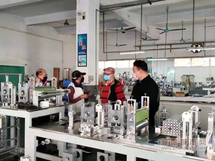 孙志恒亲自带队到设备厂家现场考察.jpg