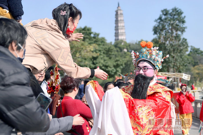 发财就手，财神送福。.jpg
