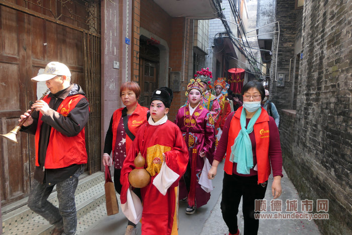 shundeplus/images/article/2023/01/28/5b25520230128180728393372.jpg 小小“八仙”,送福到家门。.jpg