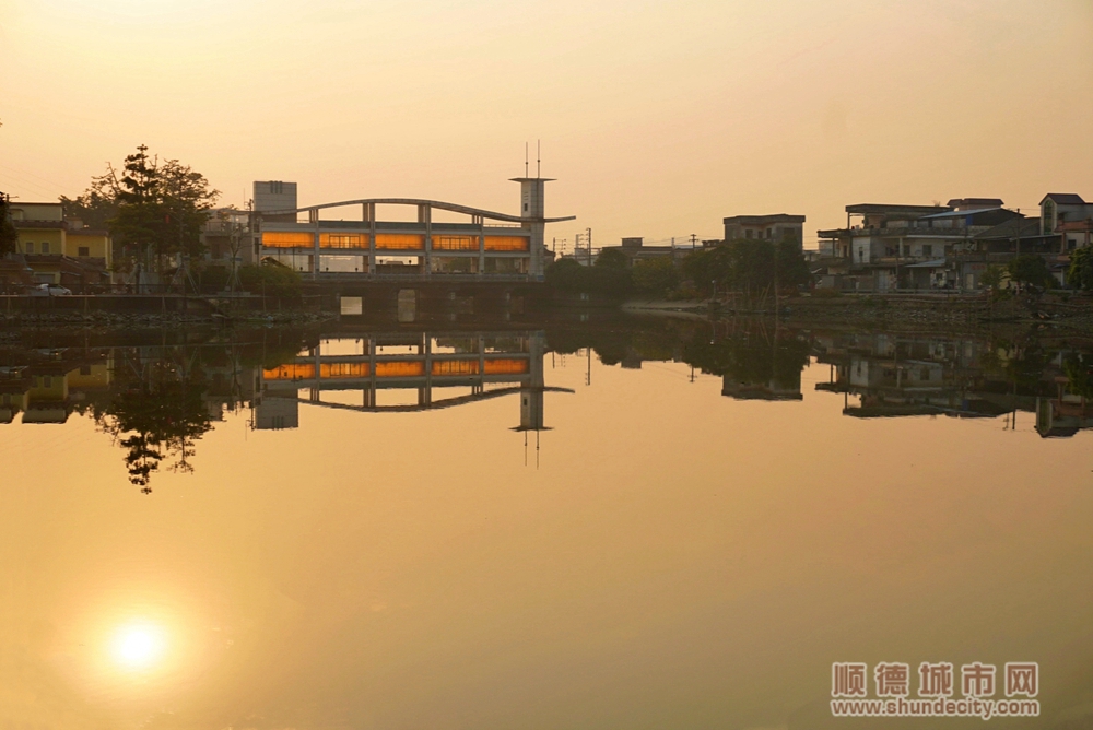 在水一方 (3).jpg