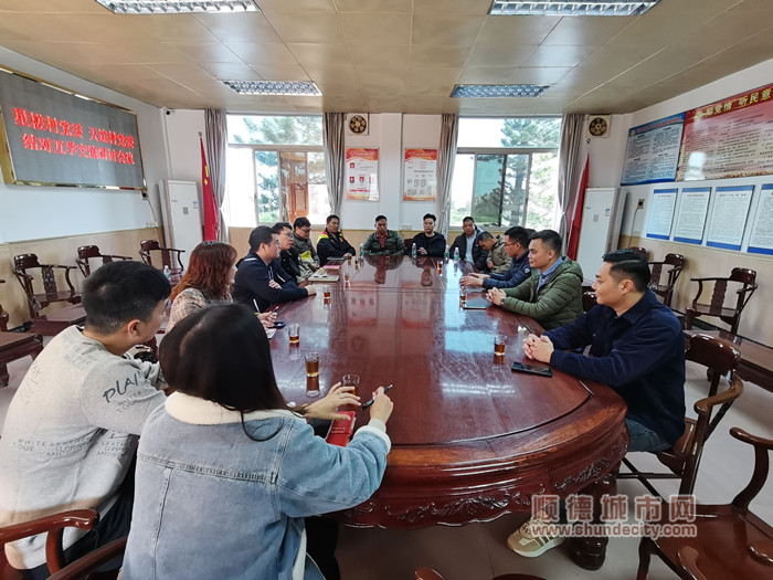 星槎村、天連村“兩委”兩委班子進行互學座談_副本.jpg
