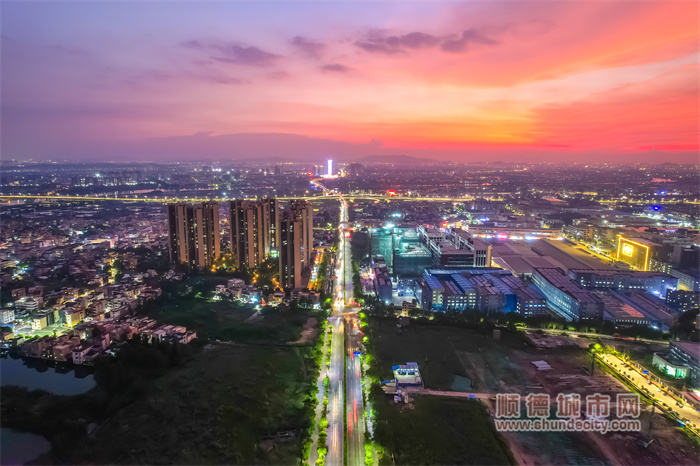 shundeplus/images/article/2023/07/14/f73fe20230714185943154137.jpg 20230713 晚霞 flyindance34.jpg