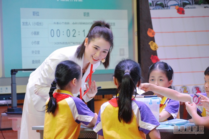 順德教師在第四屆廣東省中小學(xué)青年教師教學(xué)能力大賽中大展風(fēng)采1.jpg