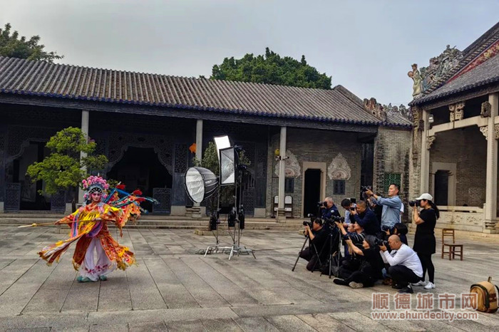 在沙滘陈家祠里拍粤剧人物。.jpg