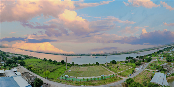马东大草坪1.jpg