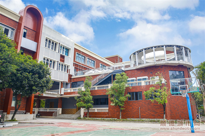 学校.jpg