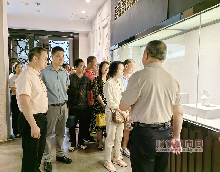 9展厅参观1.jpg