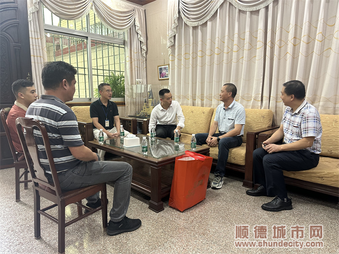 shundeplus/images/article/2024/08/05/1269b20240805181937954459.jpg 20240729陈振浩副区长慰问关柏钊.jpg