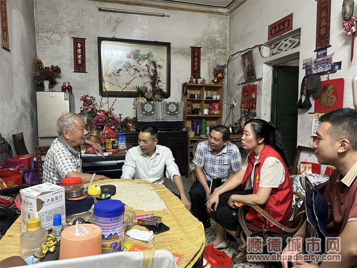 shundeplus/images/article/2024/08/05/f2e6520240805182017242928.jpg 20240729陈振浩副区长慰问叶培均.jpg