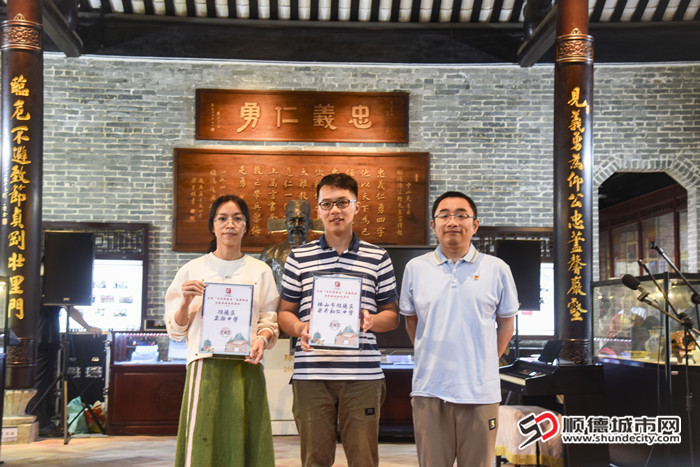 与梁开中学、实验中学举行“文化传承志”社校结对仪式_副本.jpg