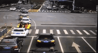 闯红灯.gif