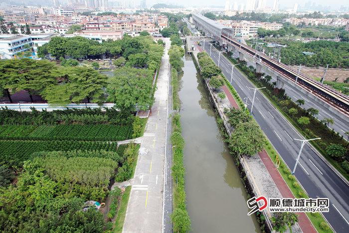 文登河北岸（石洲站段）河岸生态景观工程已完工，环境提升了，也更方便了。.jpg