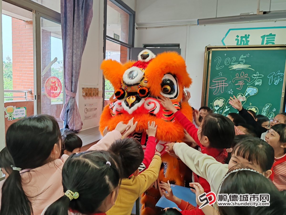 醒狮巡教室1_副本.jpg