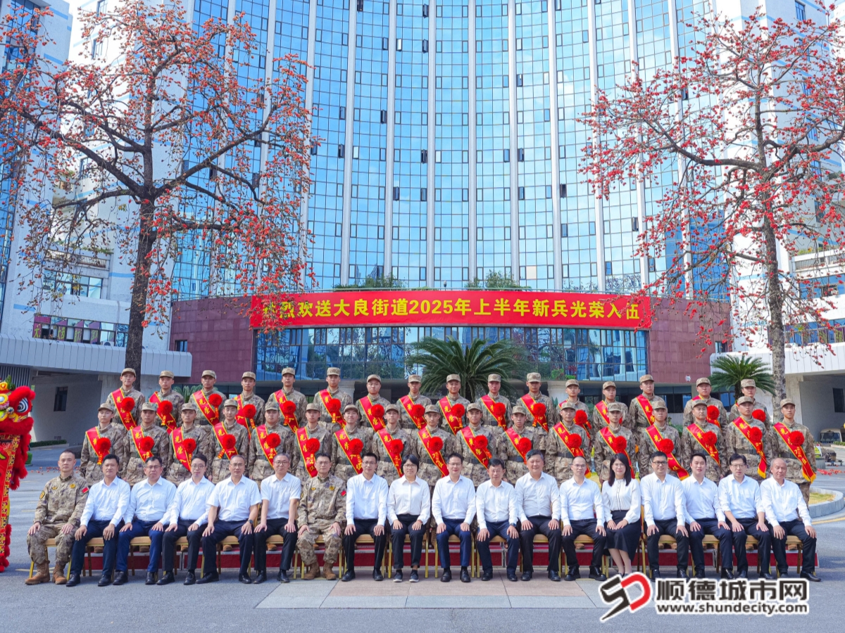7C203395_副本.jpg