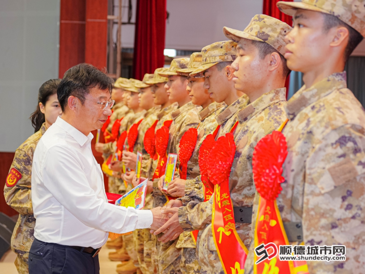 7C203308_副本.jpg
