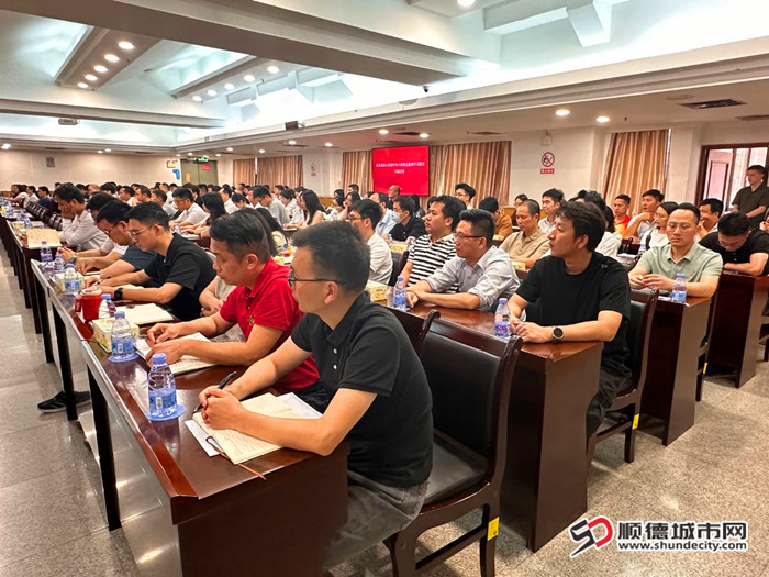 分层分类精准施训，实现学习教育全覆盖。.jpg