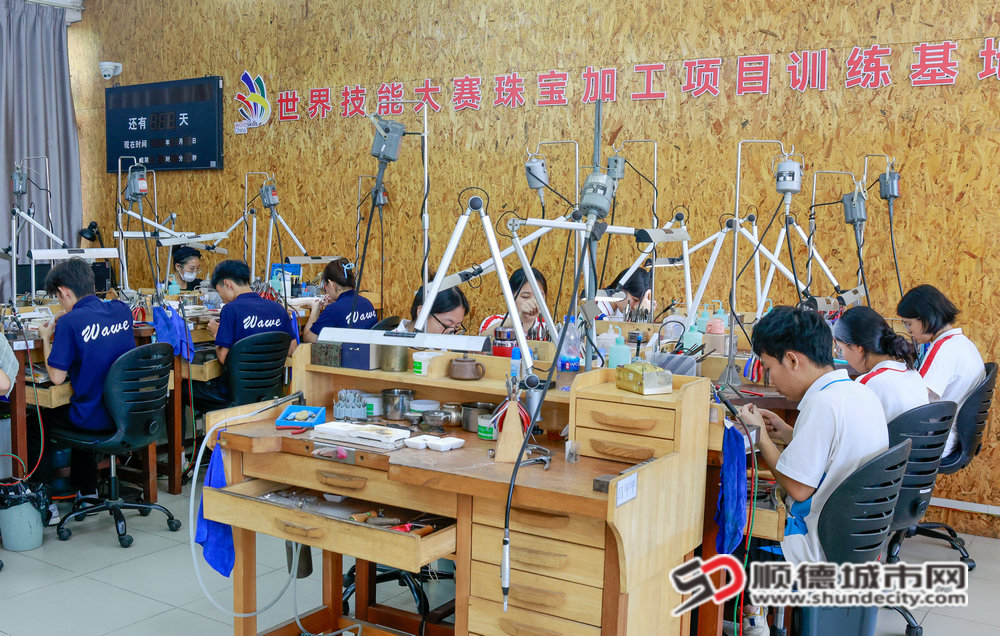 微信图片_20250608220251_副本1.jpg