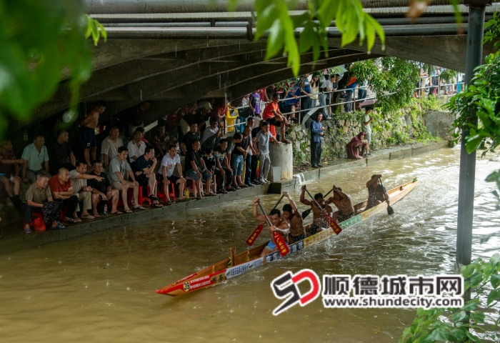 顺德均安天连五人龙艇漂移邀请大赛现场图(摄影:欧阳健洪) (2)_副本.jpg