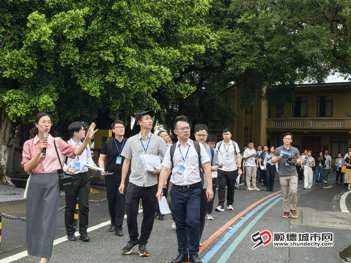 规划建设组参观甘竹滩洪潮发电站 (4).jpg