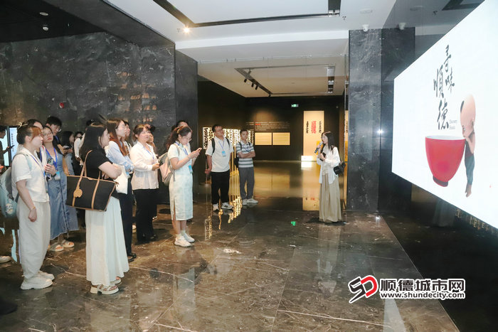 博士们参观顺德美食文化博物馆 (5).jpg