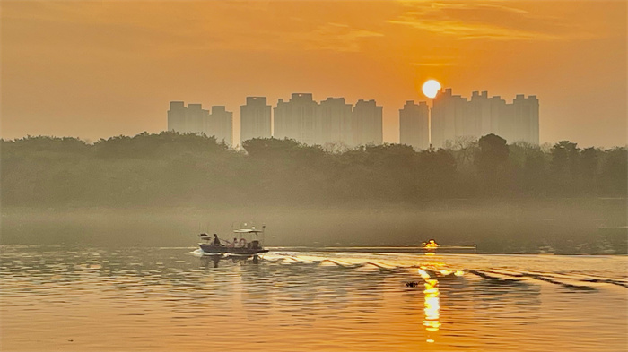 德胜河 韦生.jpg