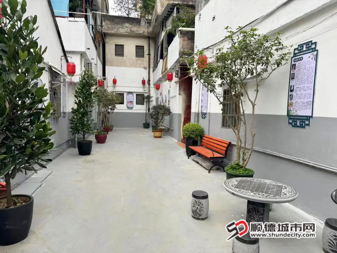 粤剧小公园建设前后对比。_副本.jpg