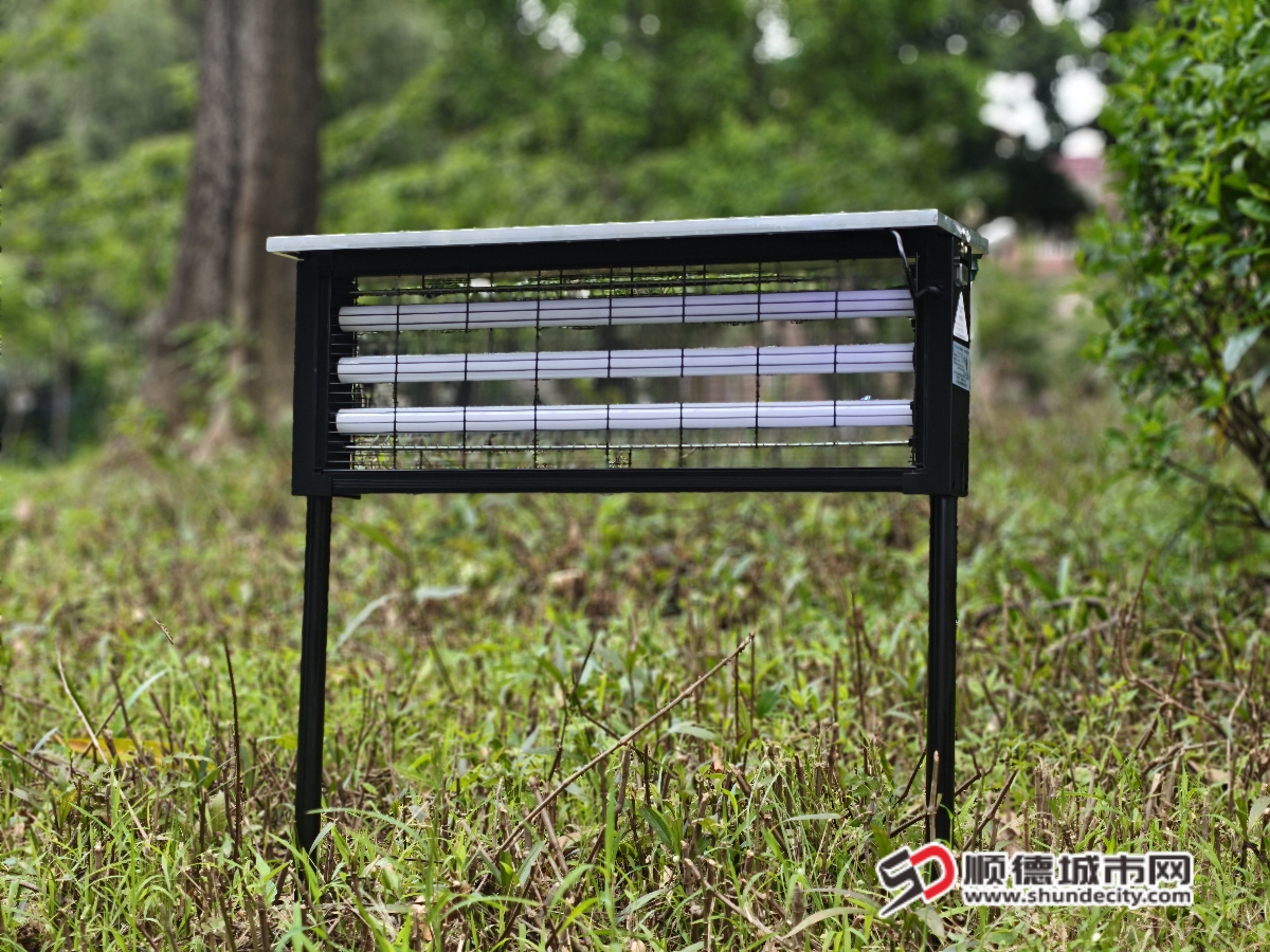 新桂公园灭蚊灯_副本.jpg
