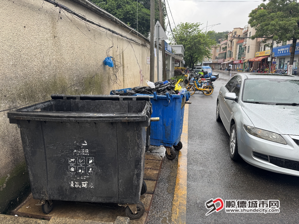 7-南霞新路撤走垃圾桶前后1_副本.jpg